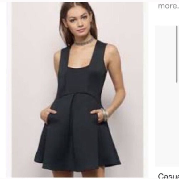 Tobi Sleeveless Square Neck Black Pleated Pocket Mini Skater Dress - Picture 1 of 7